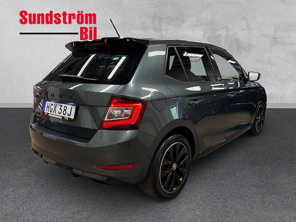 Vehicle Image 6