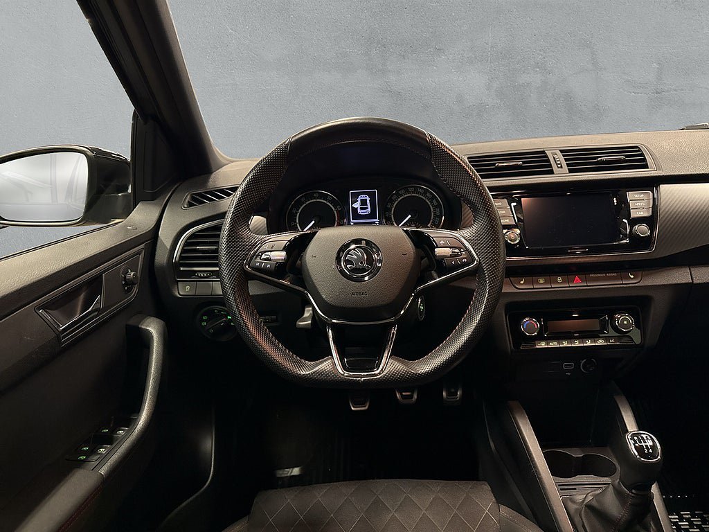 Vehicle Image 14