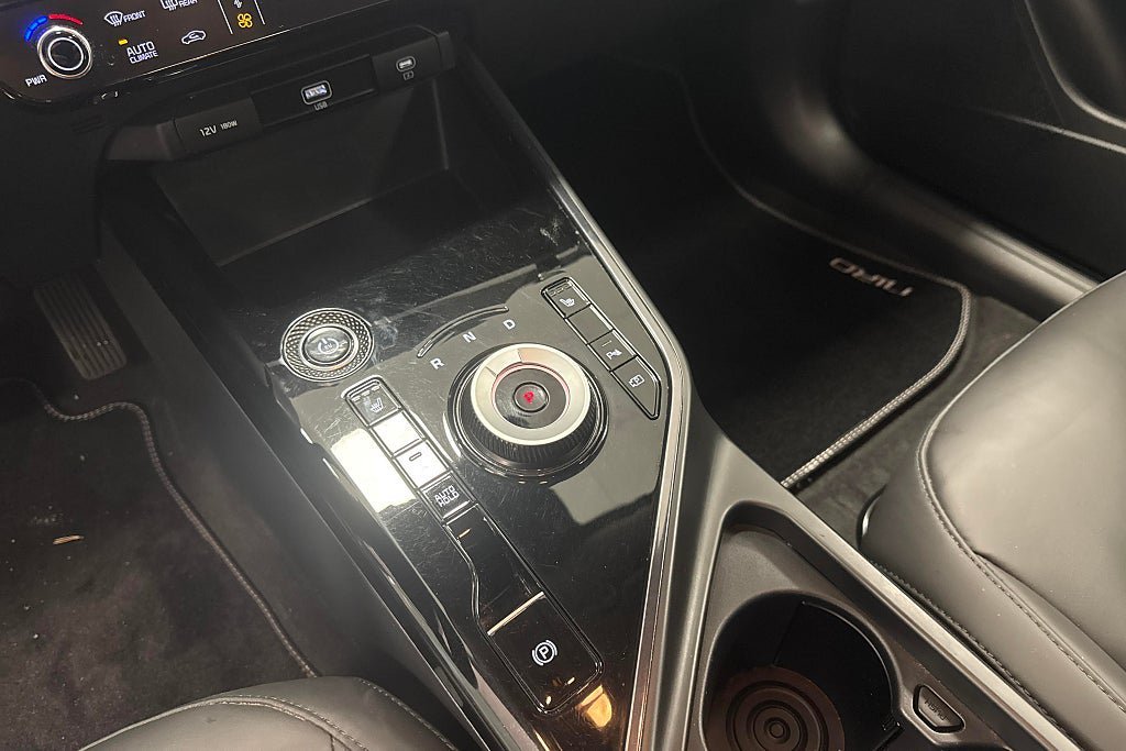 Vehicle Image 13