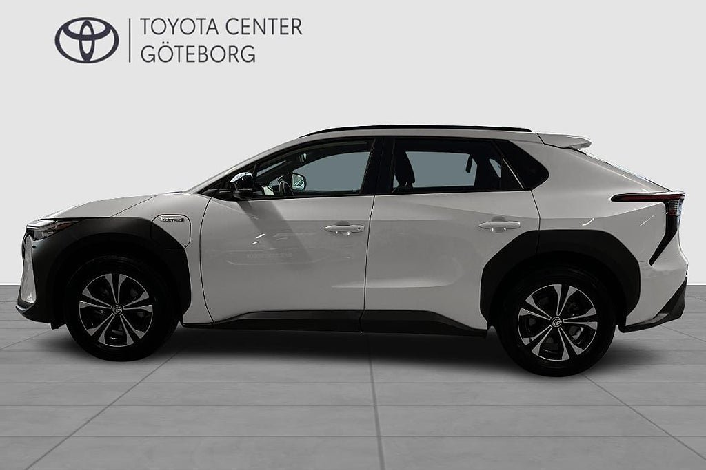 Vehicle Image 4