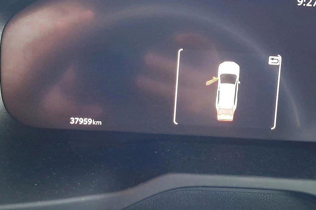 Vehicle Image 12