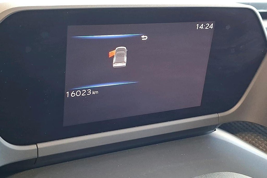 Vehicle Image 14
