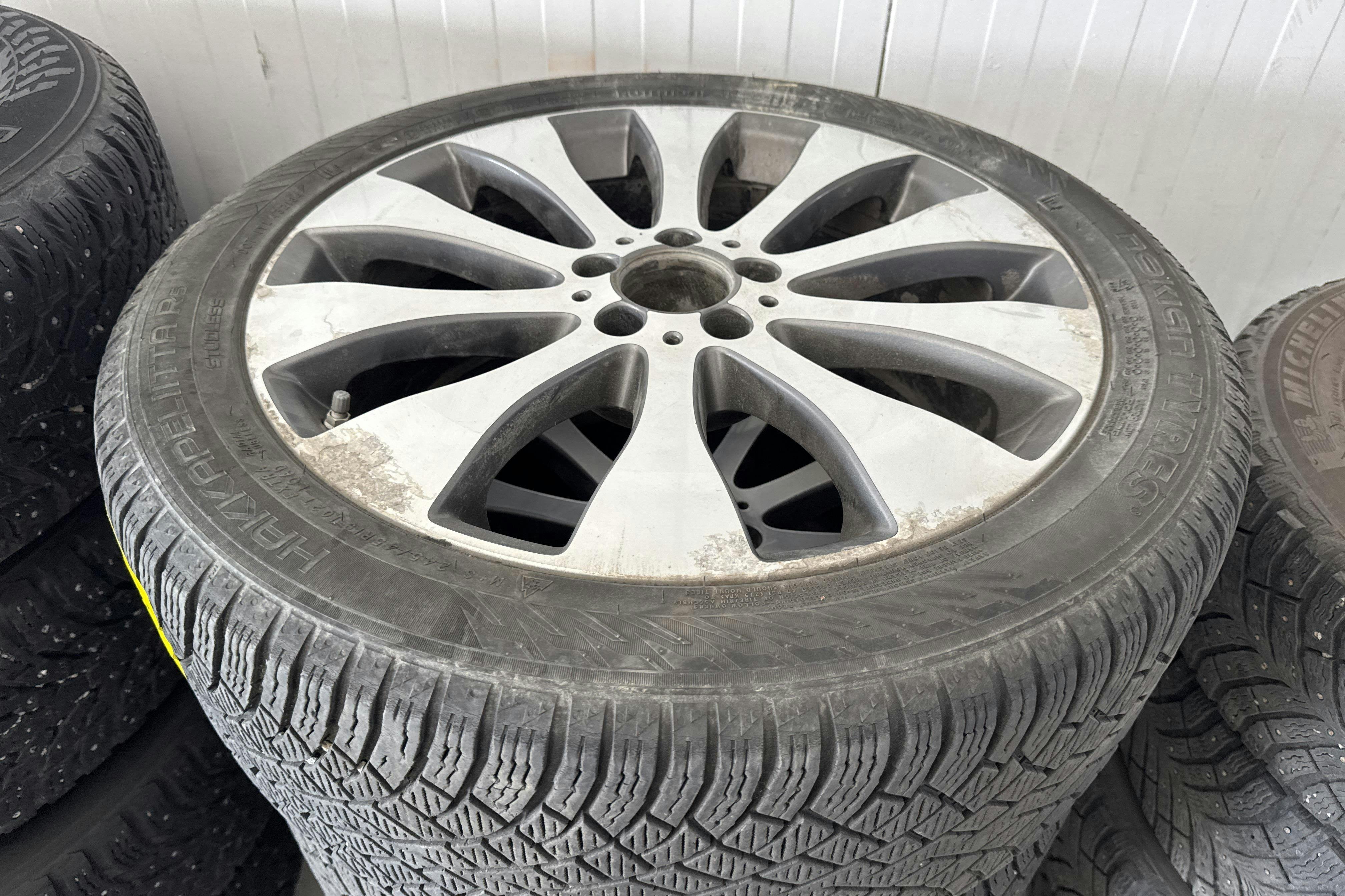 Vehicle Image 21