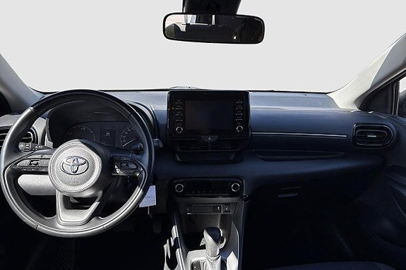 Vehicle Image 10