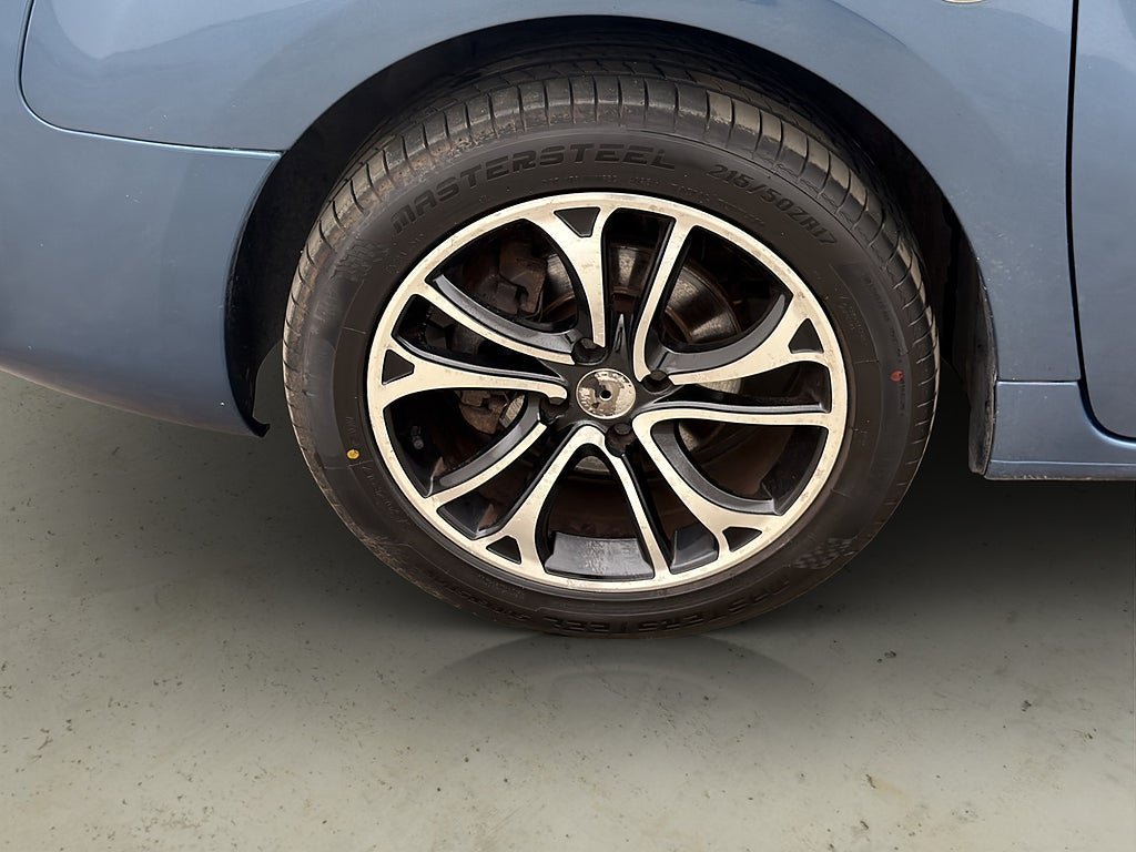 Vehicle Image 24