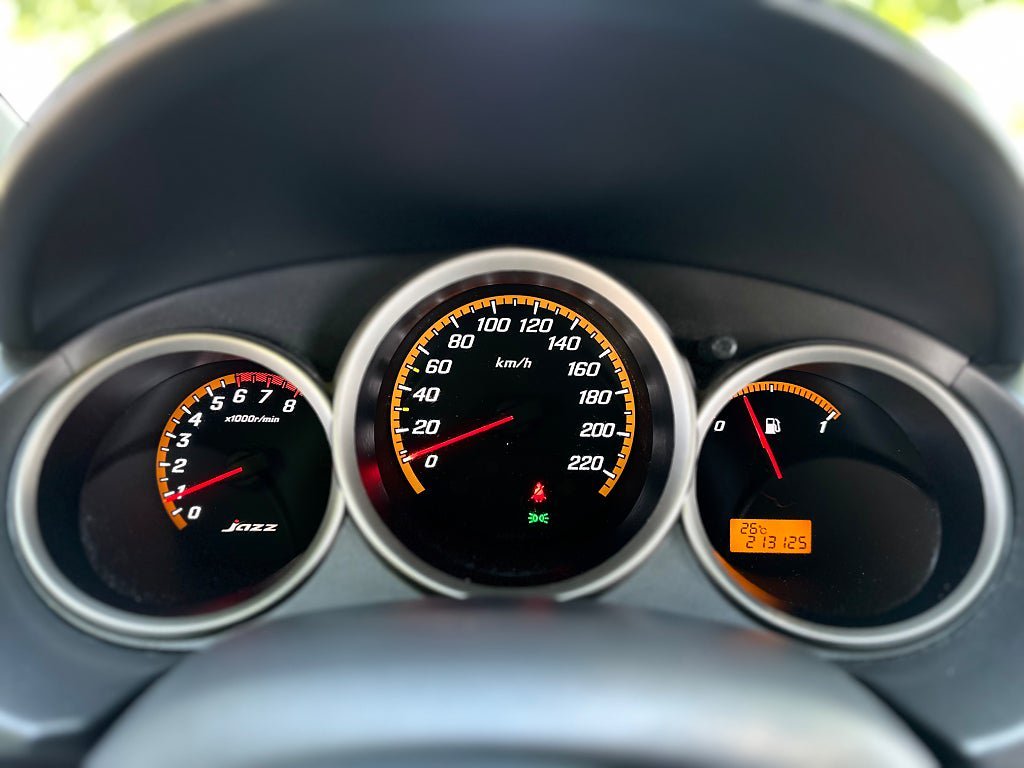 Vehicle Image 16