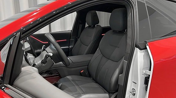 Vehicle Image 8
