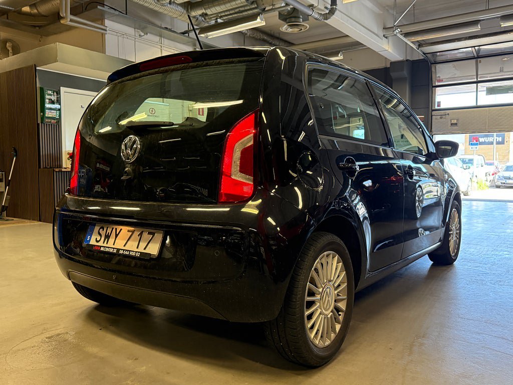 Vehicle Image 6