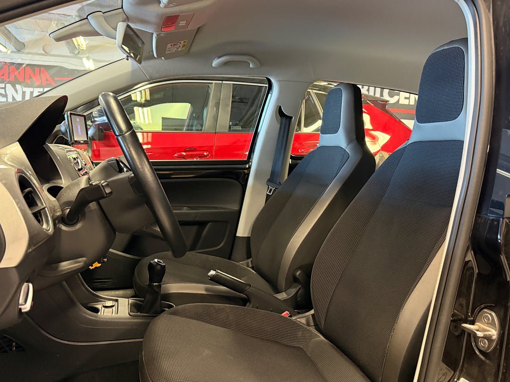 Vehicle Image 11