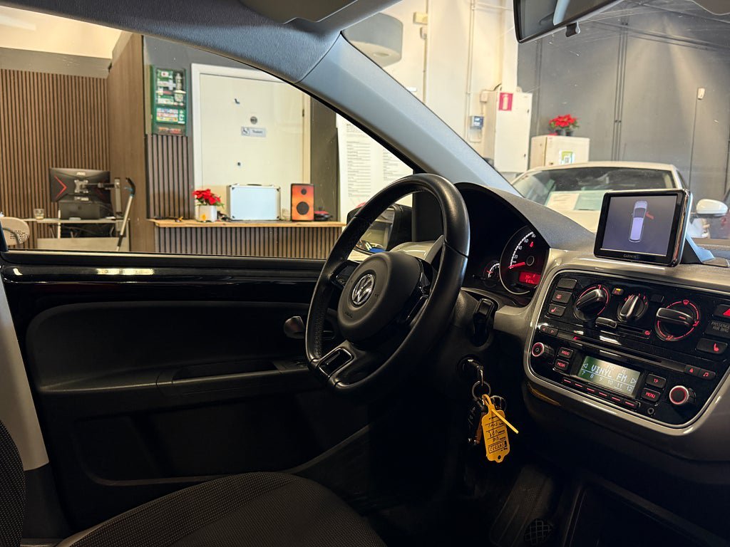 Vehicle Image 13