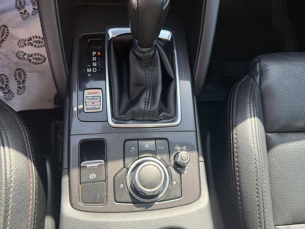 Vehicle Image 21