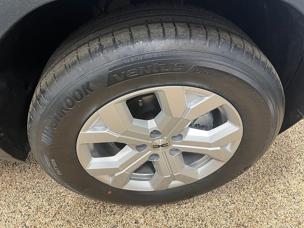 Vehicle Image 11