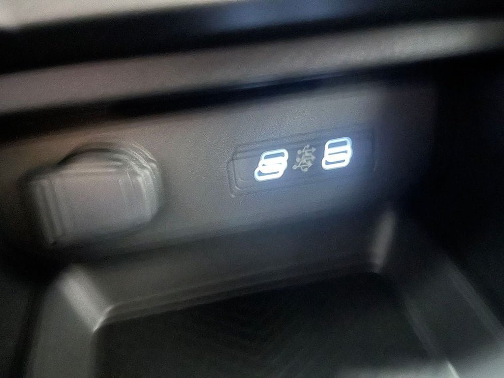 Vehicle Image 17