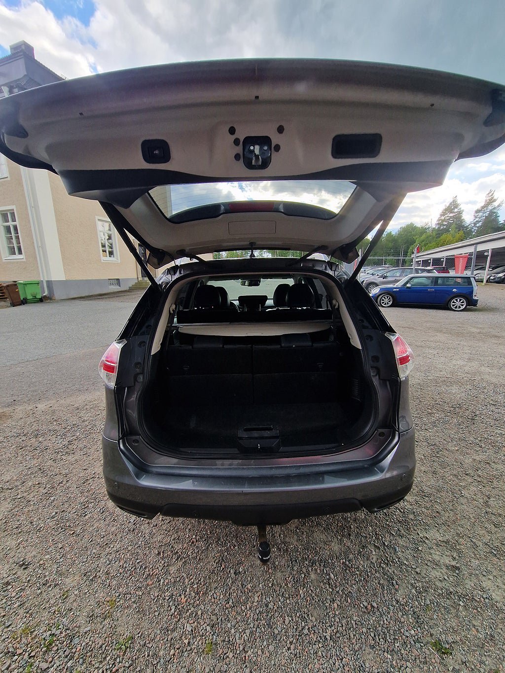 Vehicle Image 8