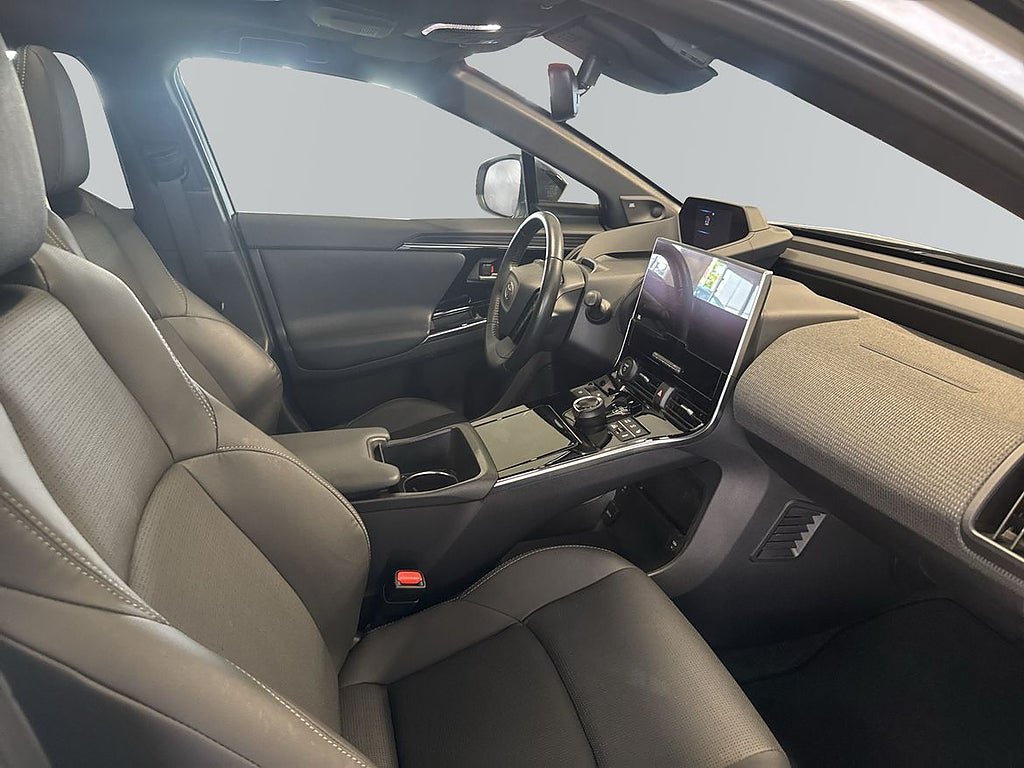 Vehicle Image 6