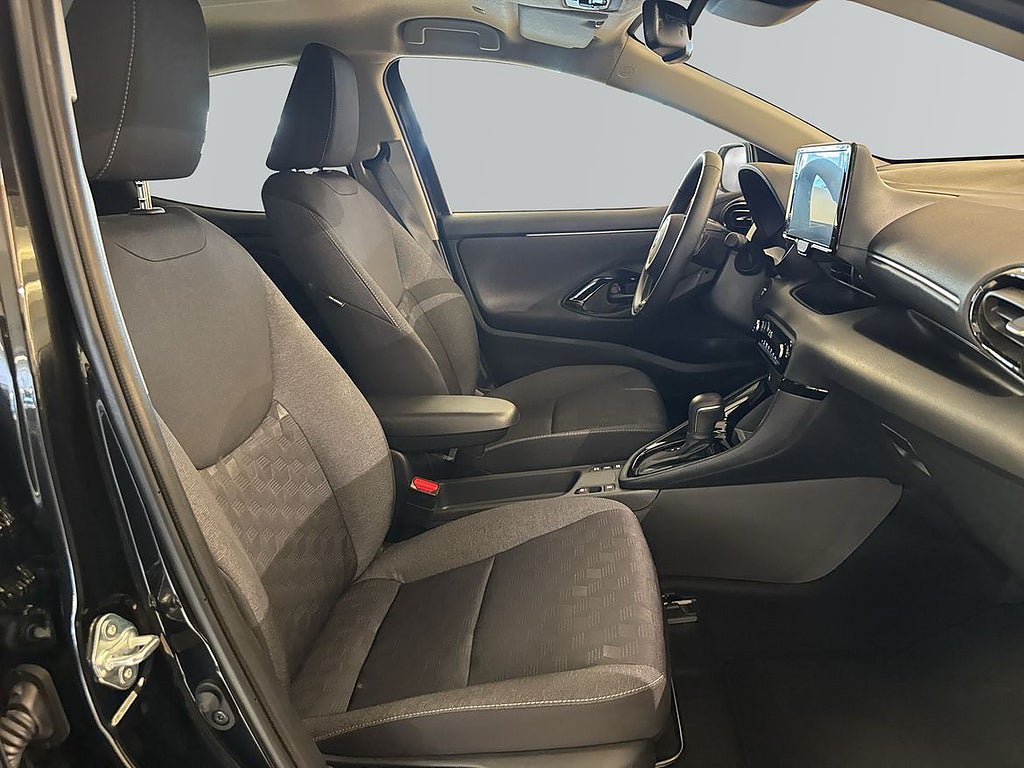 Vehicle Image 6
