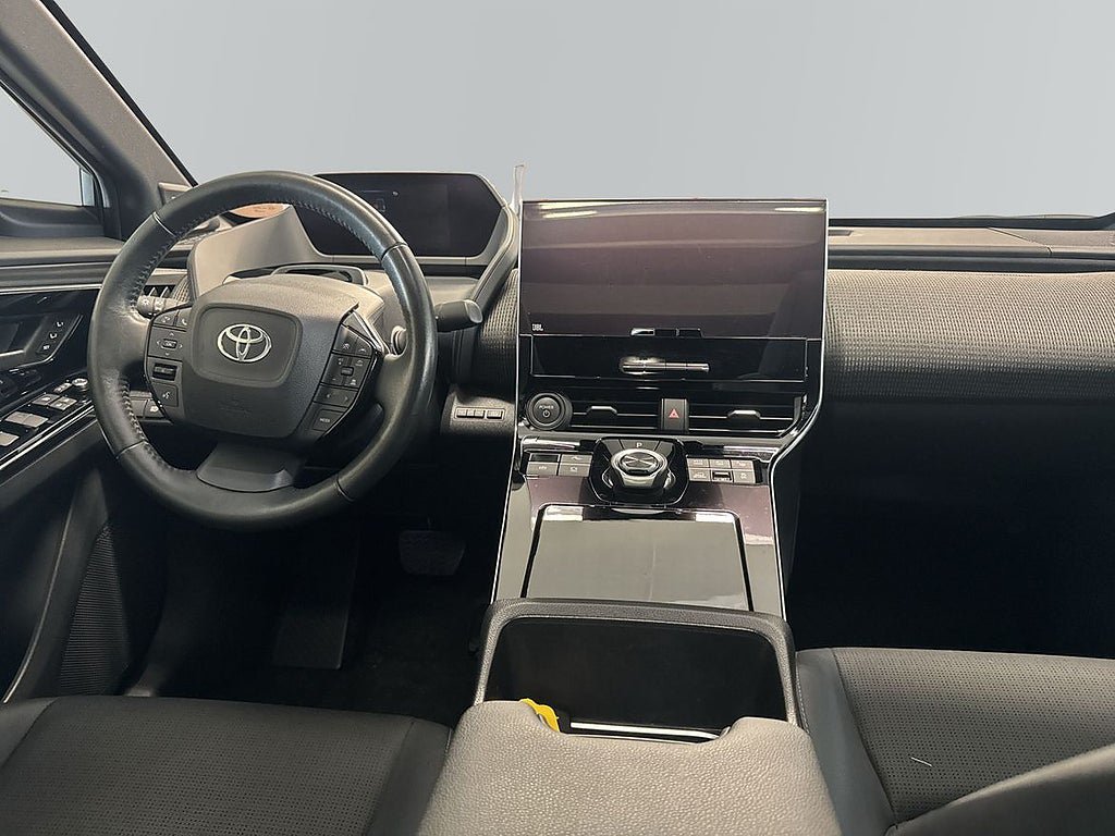 Vehicle Image 14
