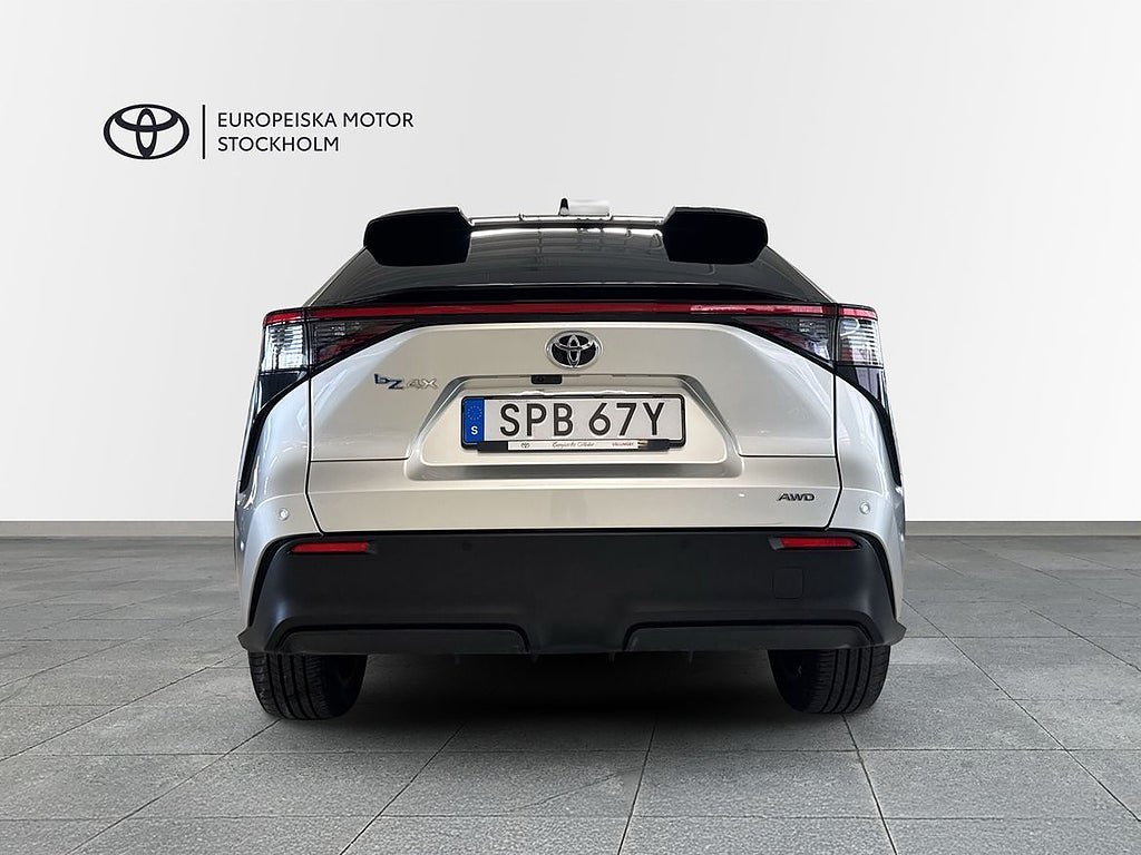 Vehicle Image 15