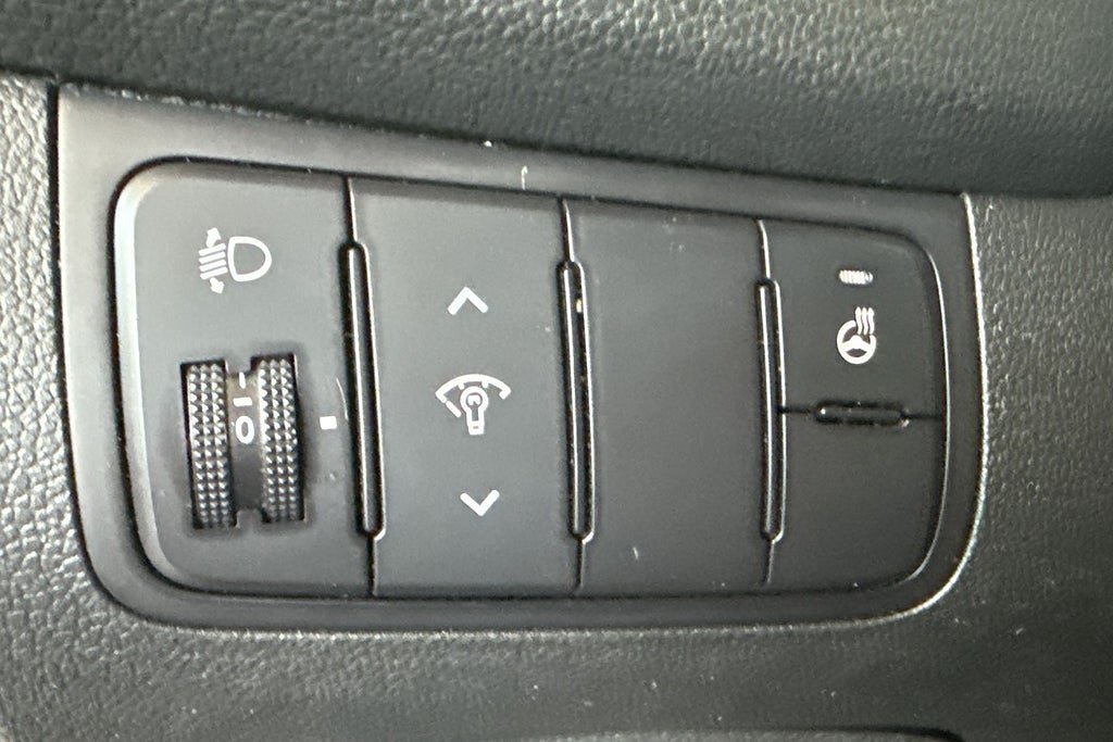 Vehicle Image 21