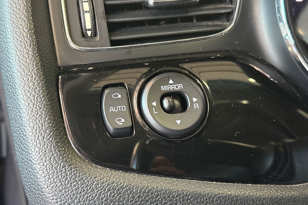 Vehicle Image 24