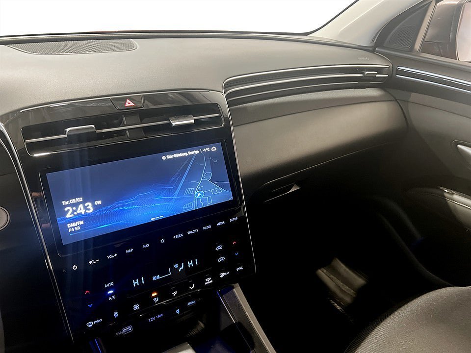 Vehicle Image 9