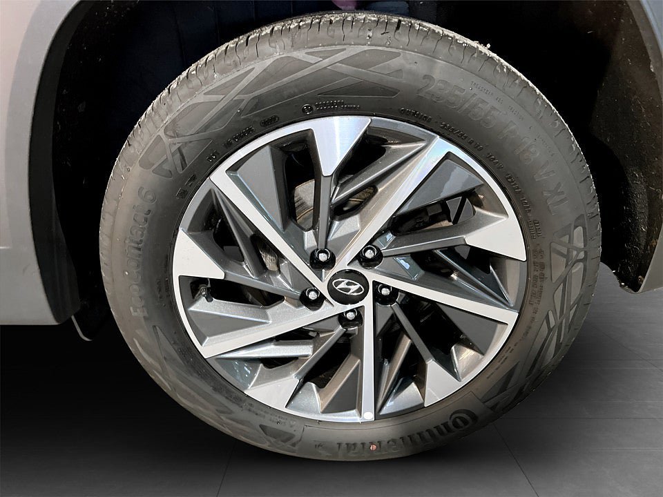Vehicle Image 14