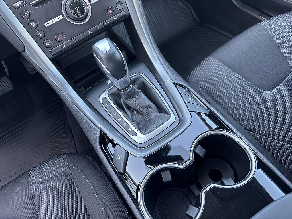 Vehicle Image 7