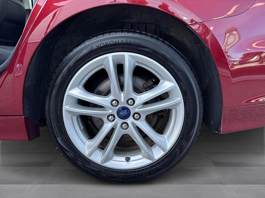 Vehicle Image 10