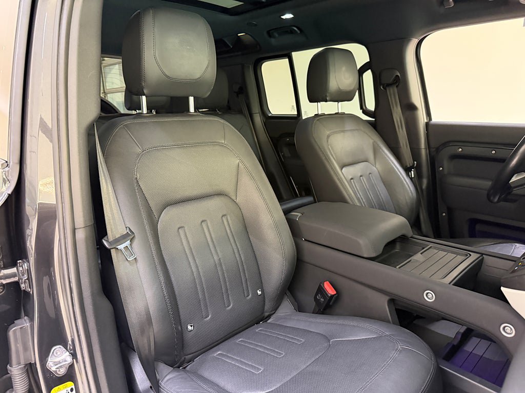 Vehicle Image 21