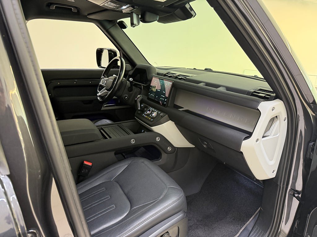 Vehicle Image 22