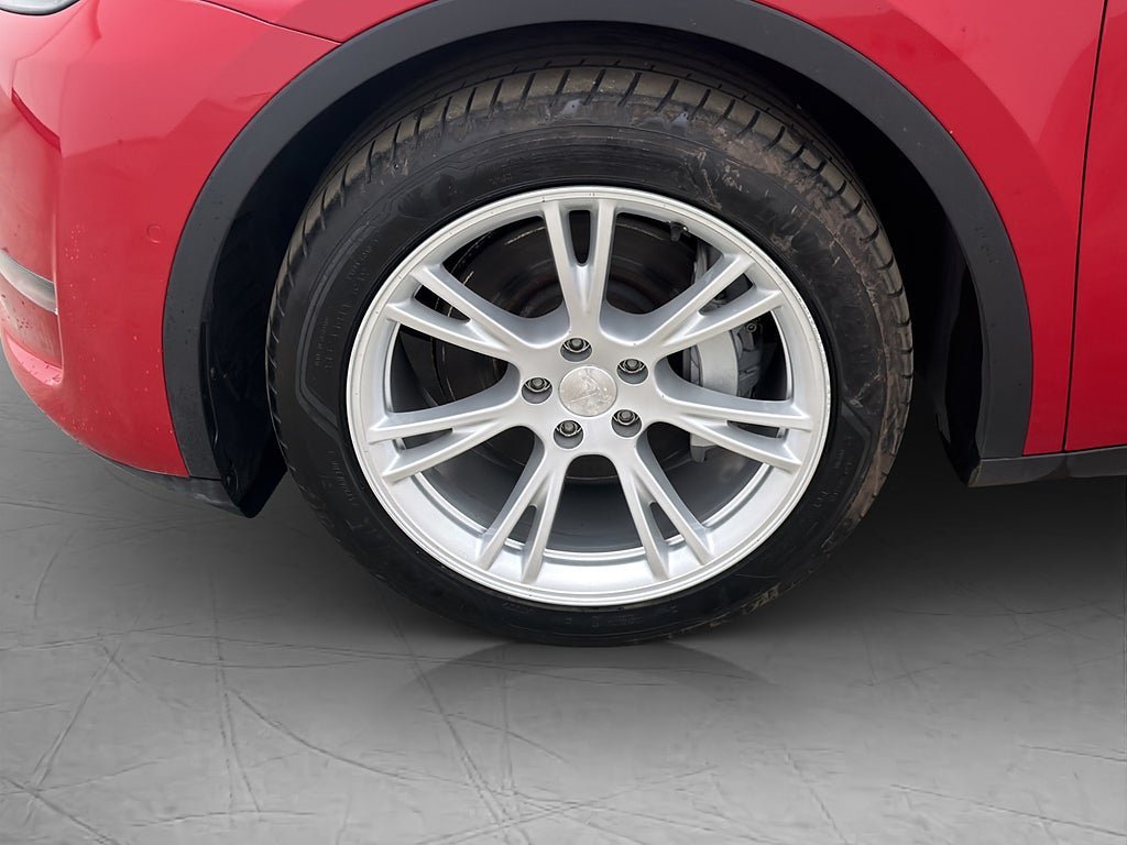 Vehicle Image 32