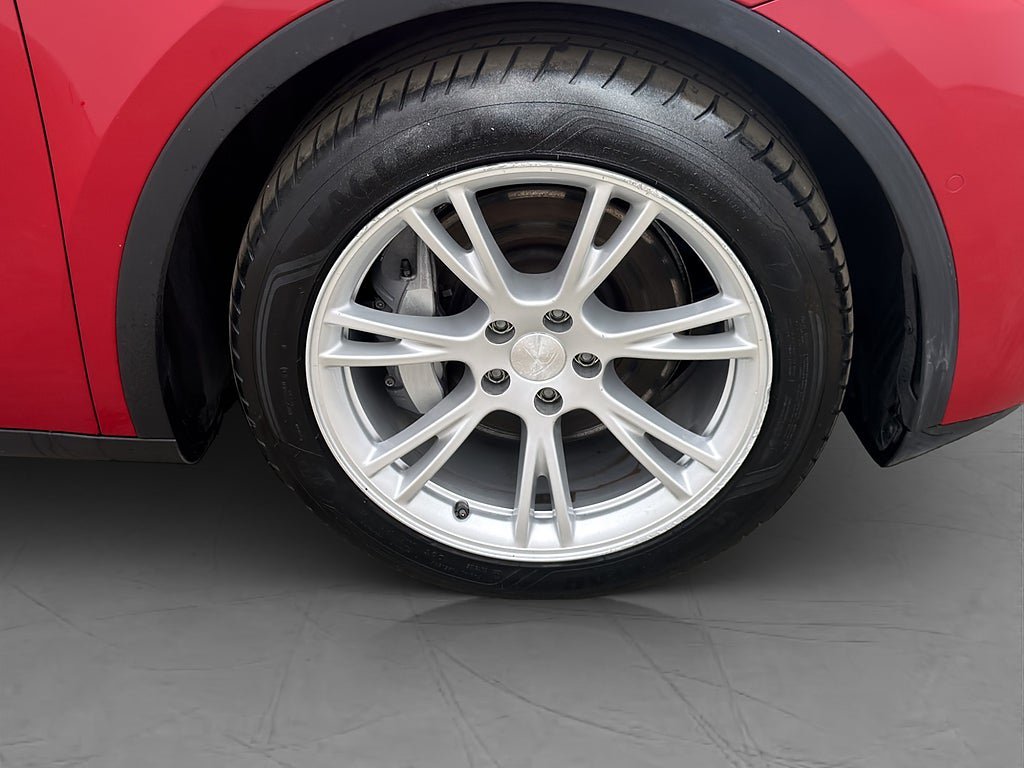 Vehicle Image 35