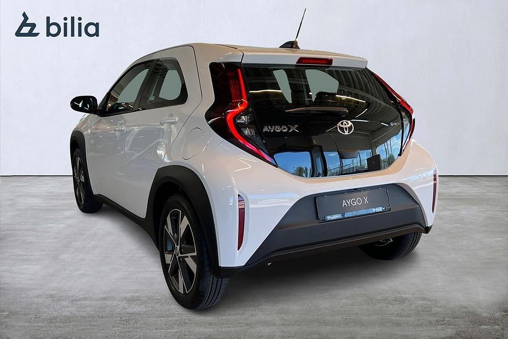 Vehicle Image 8