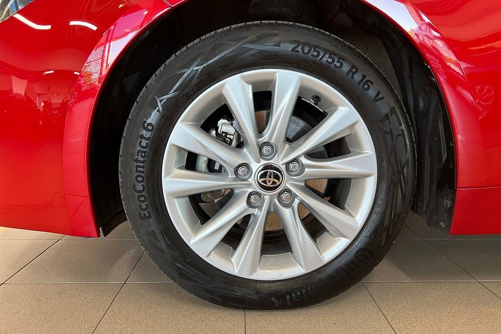 Vehicle Image 11