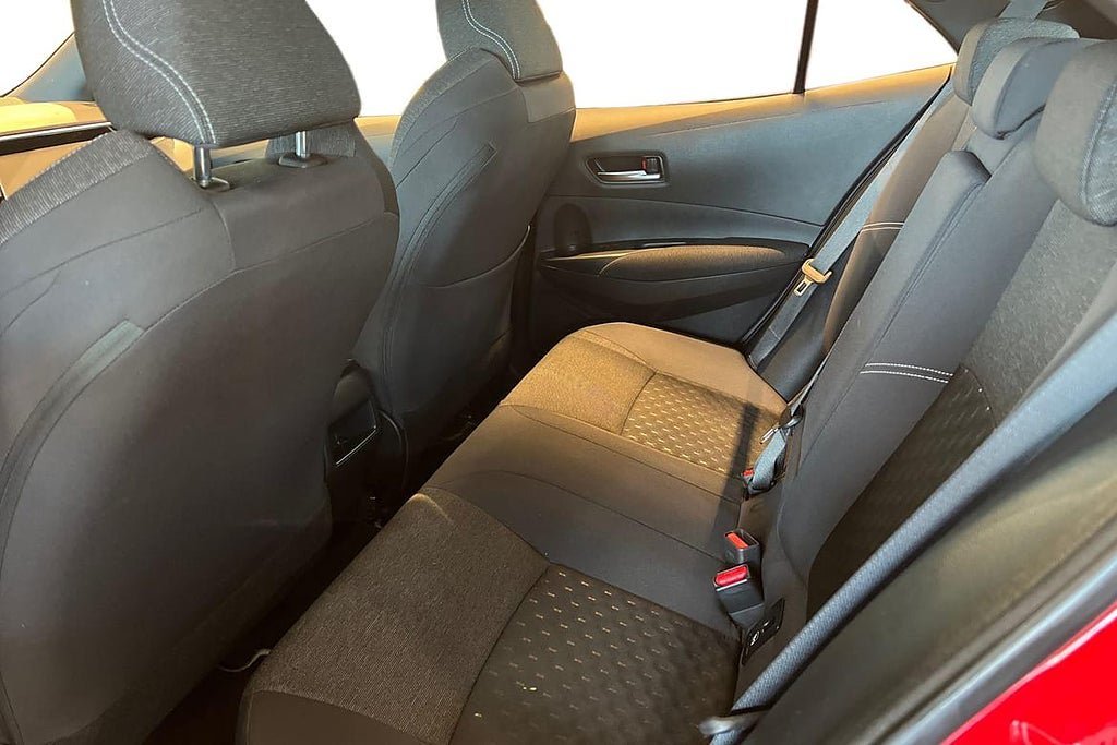 Vehicle Image 16