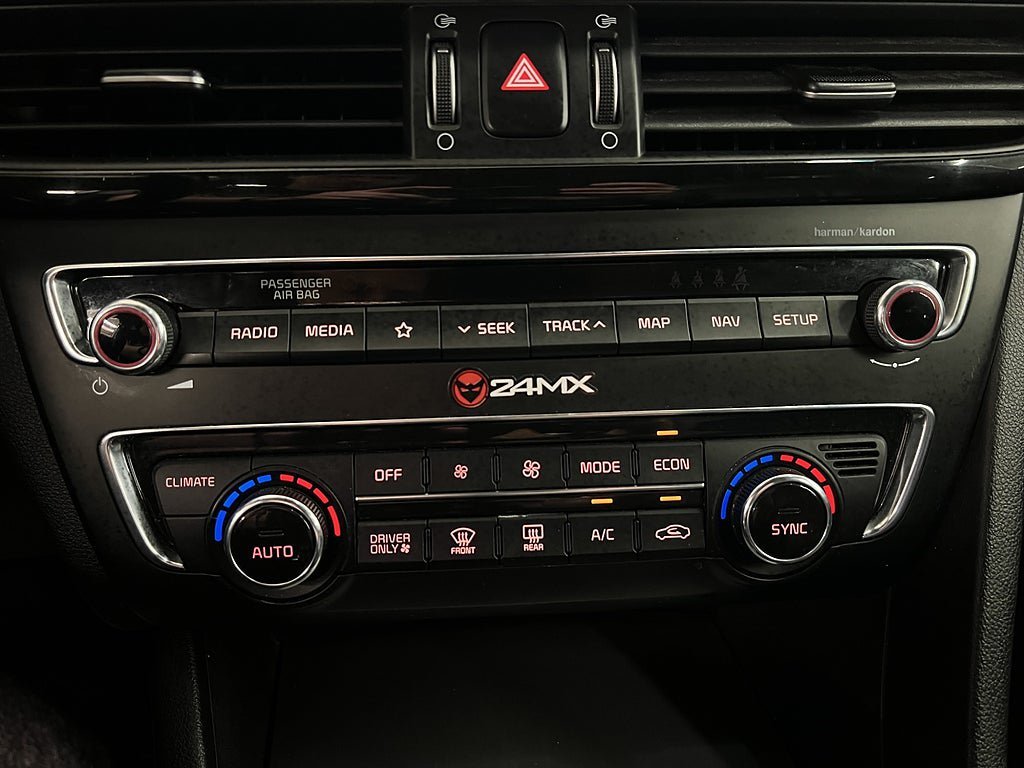 Vehicle Image 25