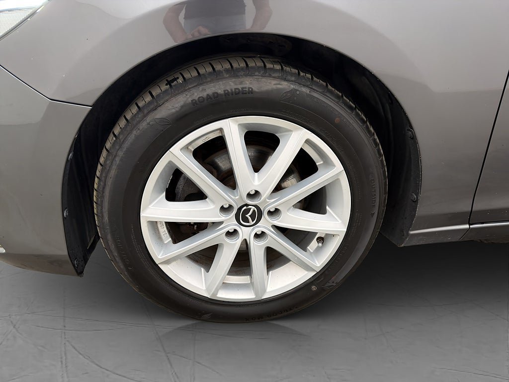 Vehicle Image 8