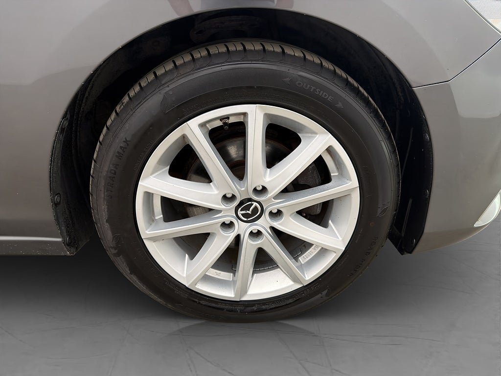 Vehicle Image 11