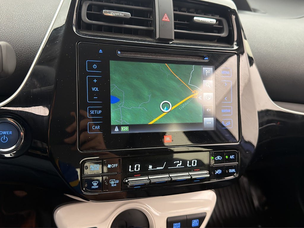 Vehicle Image 21