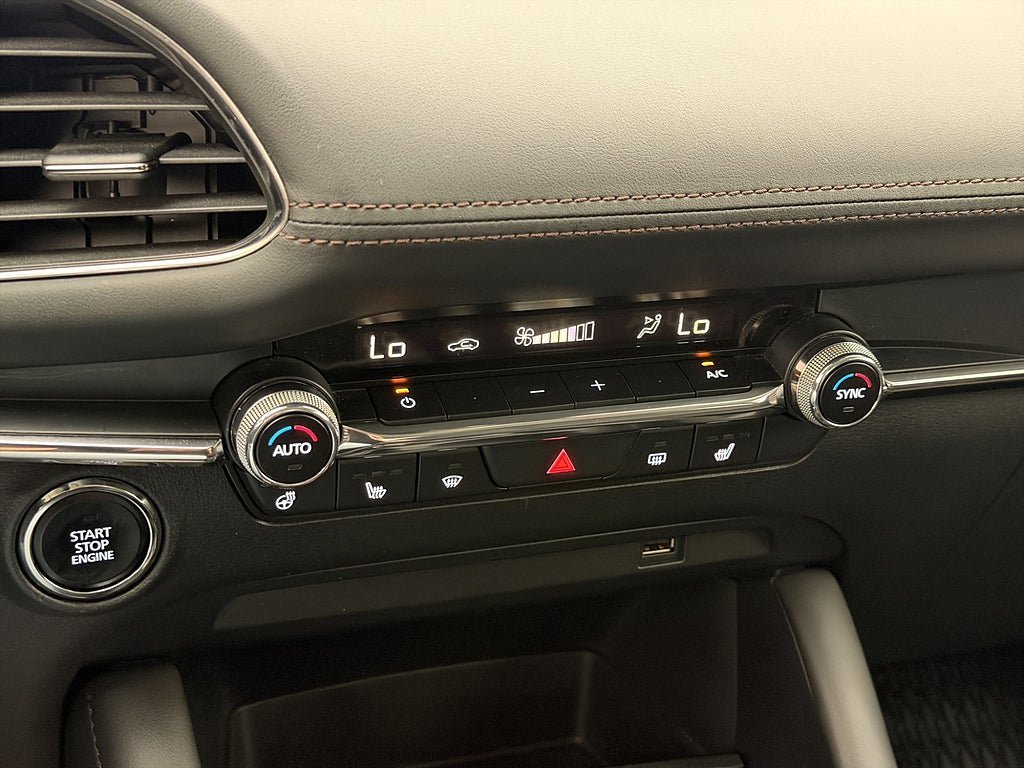 Vehicle Image 28
