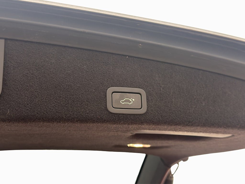 Vehicle Image 28