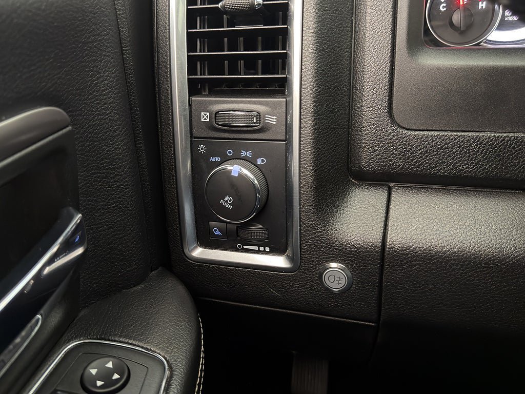 Vehicle Image 17
