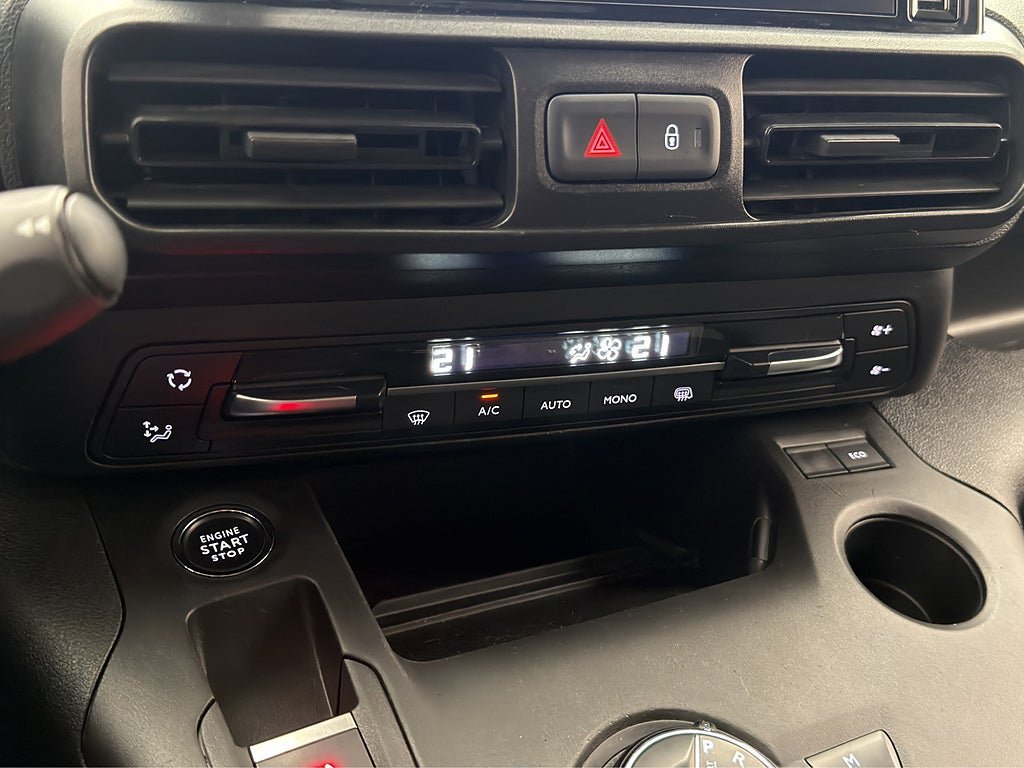 Vehicle Image 27