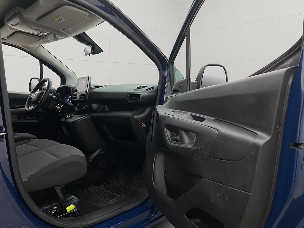 Vehicle Image 28