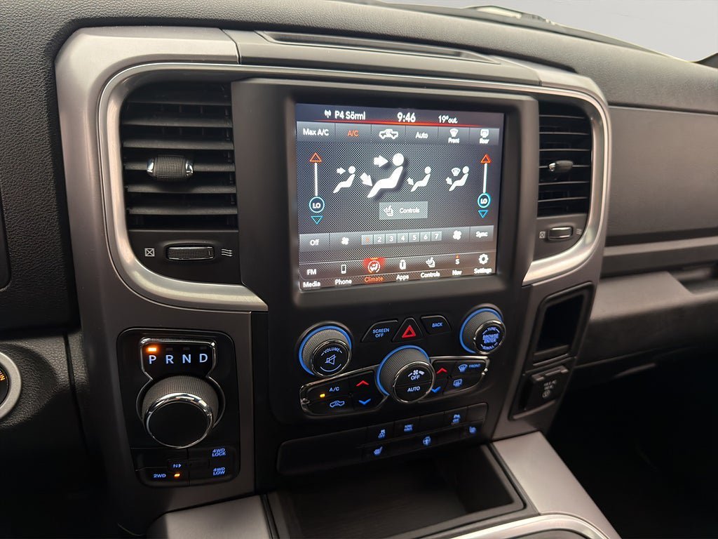 Vehicle Image 25