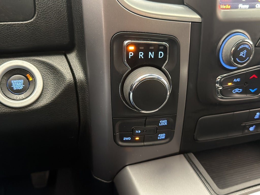 Vehicle Image 27