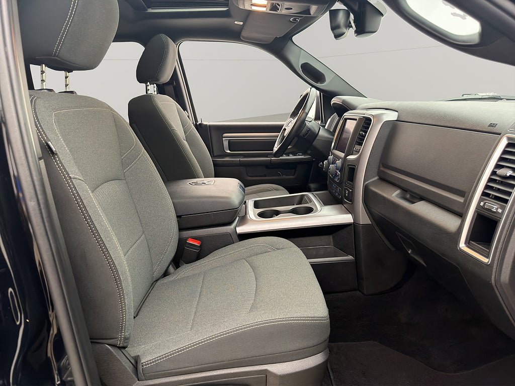 Vehicle Image 30