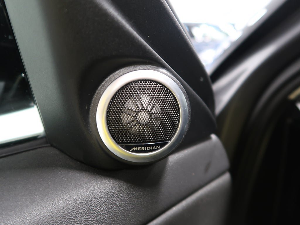 Vehicle Image 32