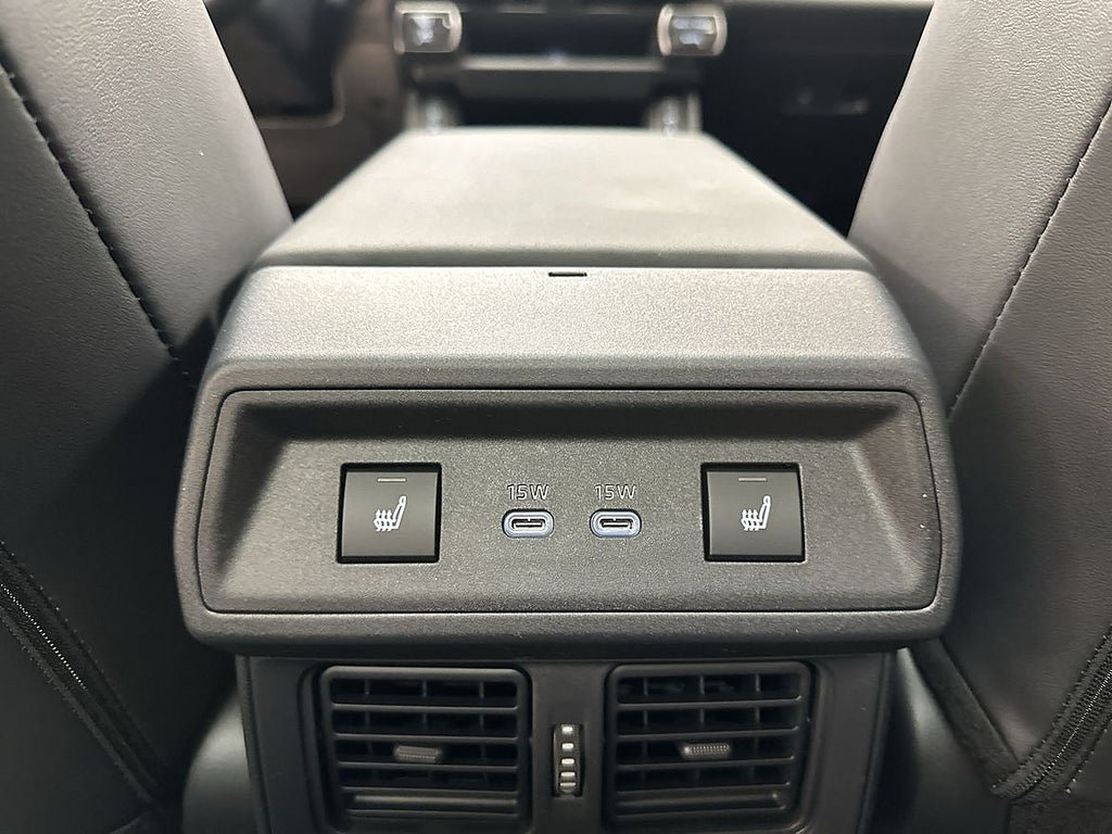 Vehicle Image 32