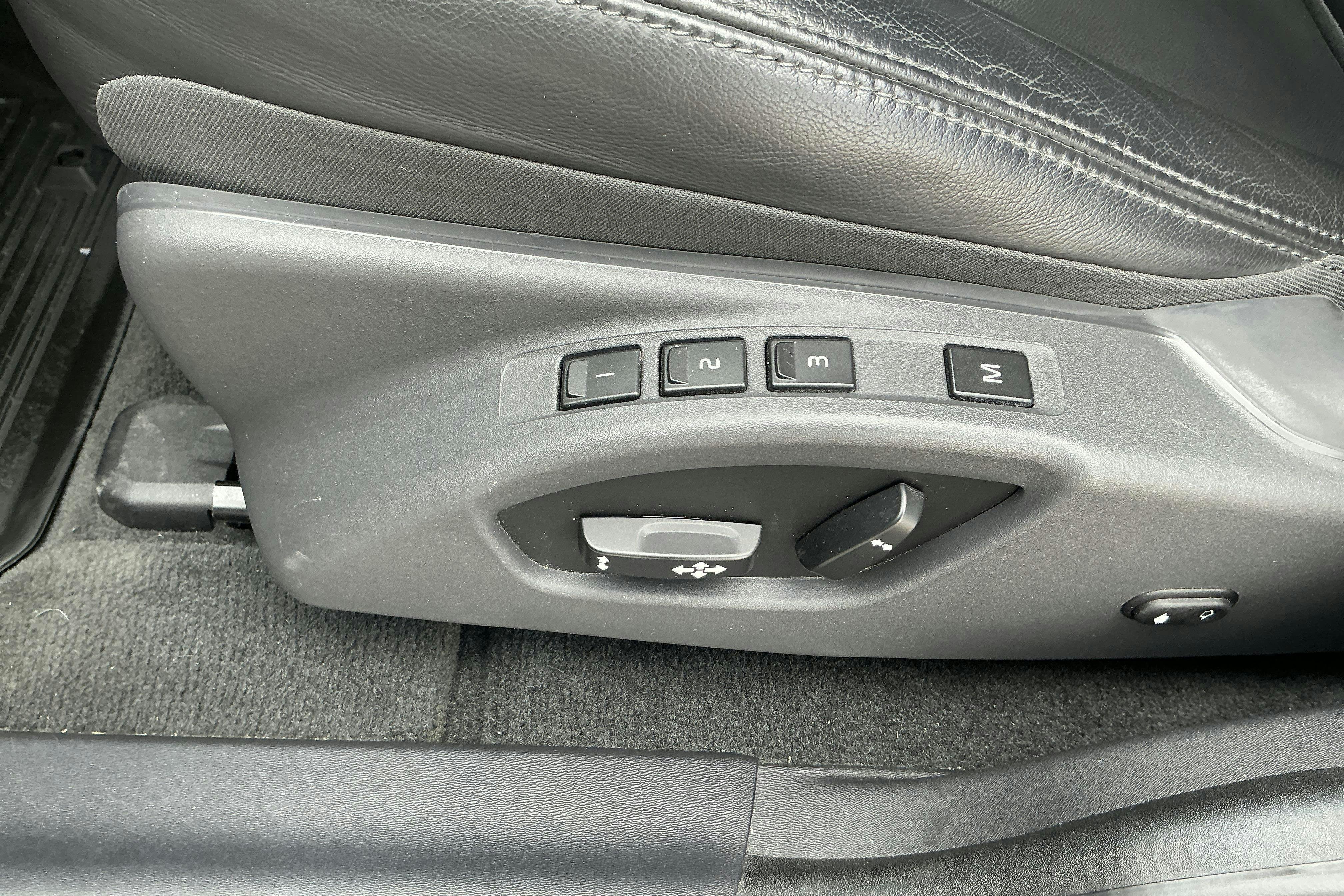 Vehicle Image 14